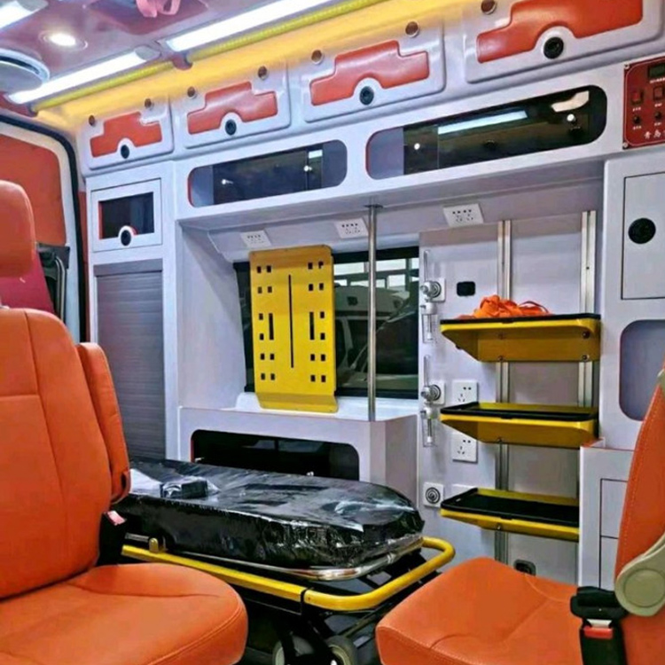 凤凰镇长途救护车护送病人租赁价格
